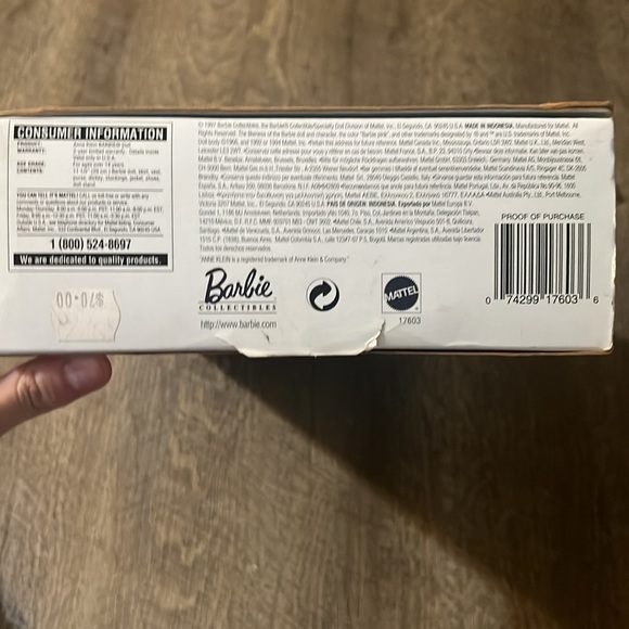 ANNE KLEIN BARBIE COLLECTIBLE 1997 - Picture 4 of 5